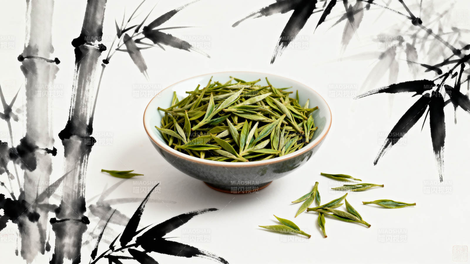 绿茶茶叶与水墨竹子图片