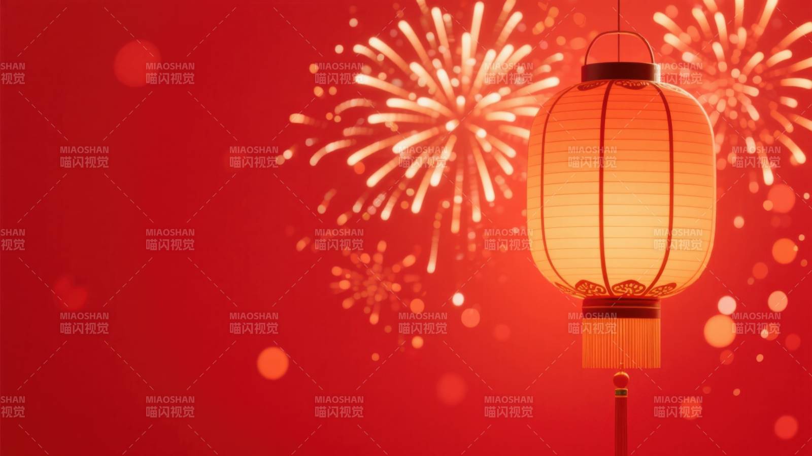 红色灯笼与烟花庆祝图片