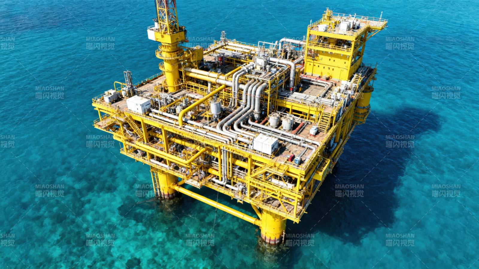 海洋石油钻井平台俯视图图片