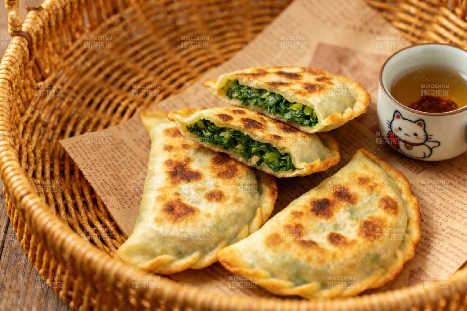 韭菜盒子传统美食图片