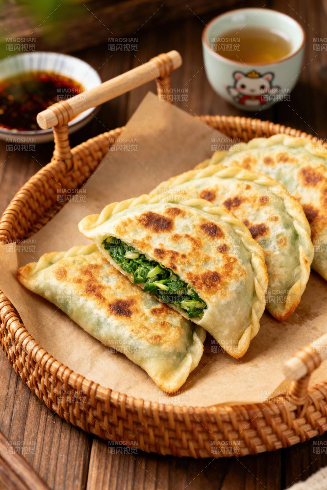 韭菜盒子传统美食图片