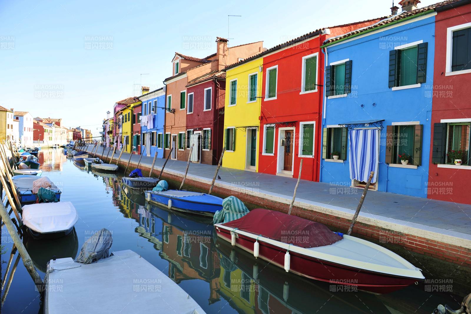 意大利彩色小屋运河景图片