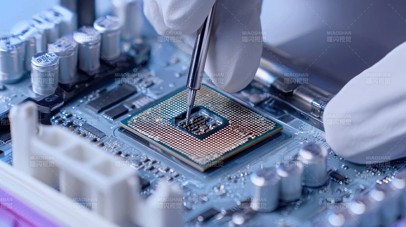 科技视角下芯片维修特写图片