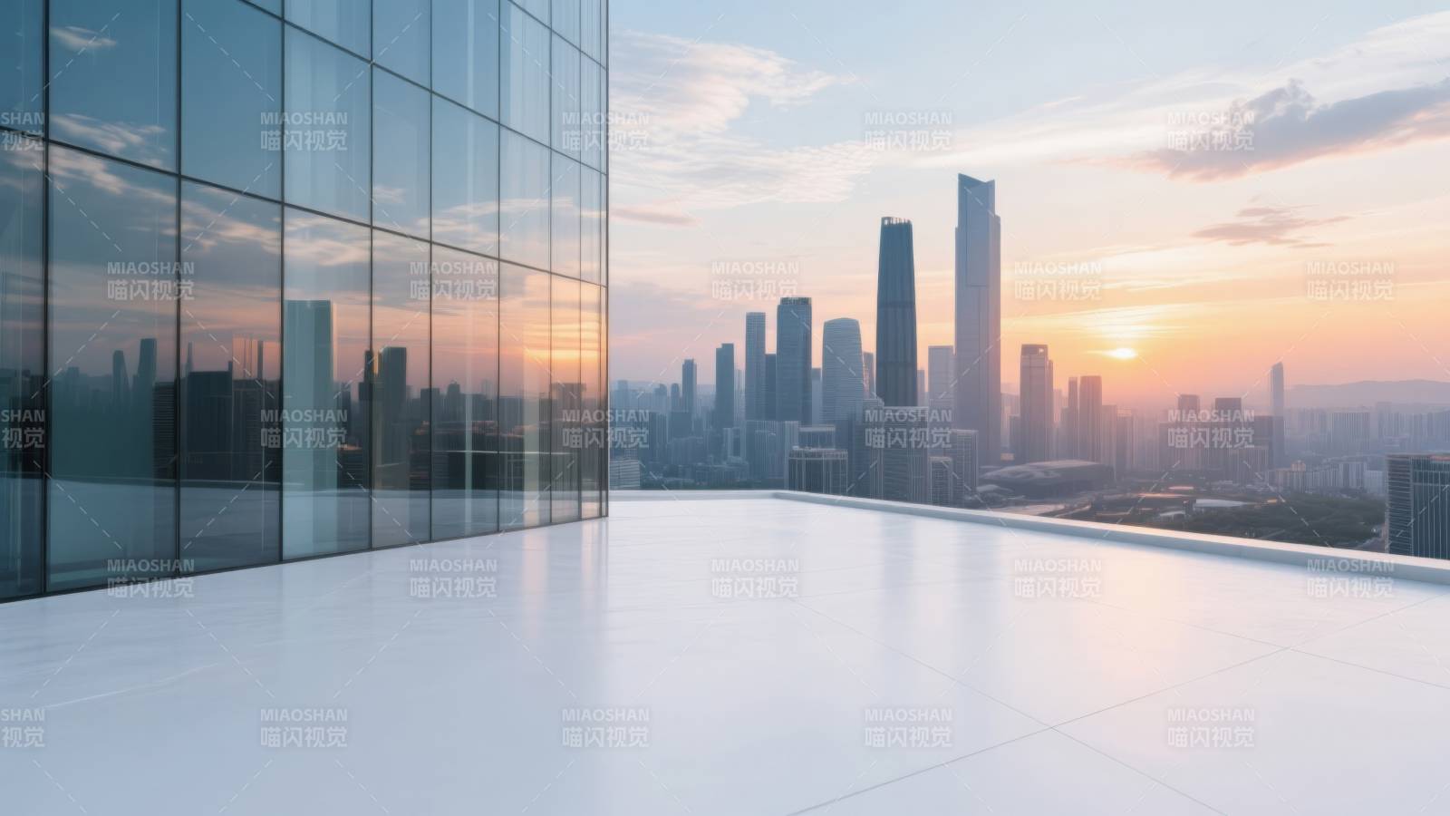 城市天际线日落景观图片