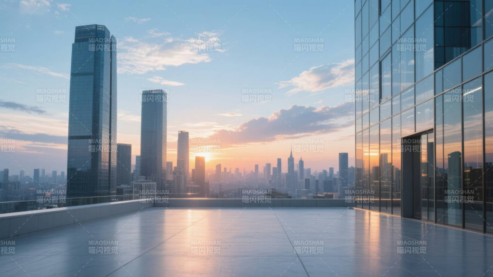 城市天际线日落景观图片