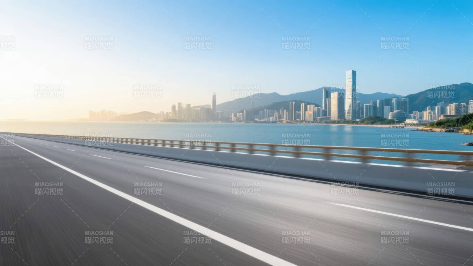 沿海高速公路城市天际线图片