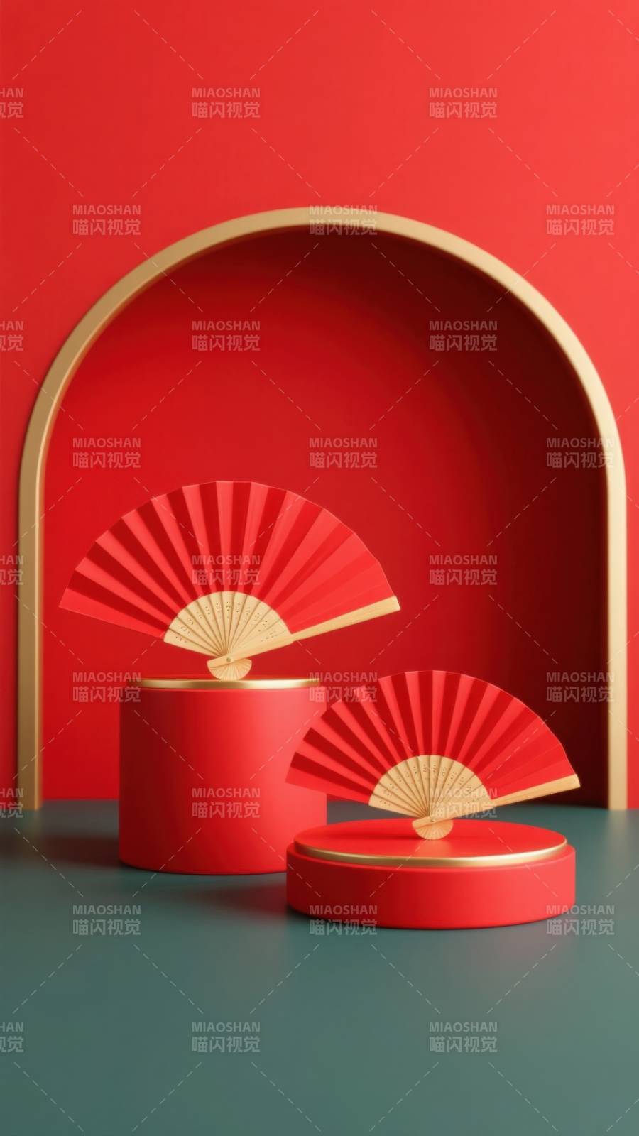 红色背景下的折扇展示图片