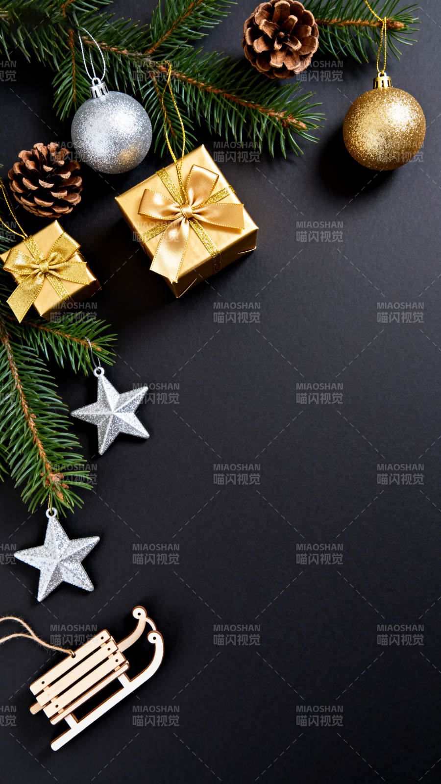 圣诞装饰礼物松枝节日氛围图片