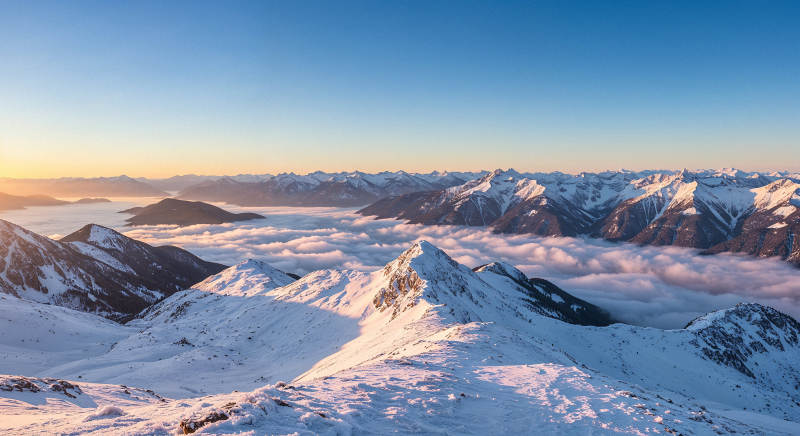 雪山云海日出图片