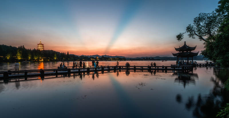 西湖夕照美景图片