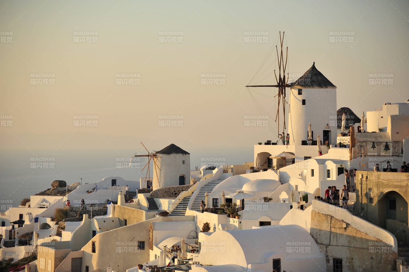 希腊圣托里尼风车小镇图片