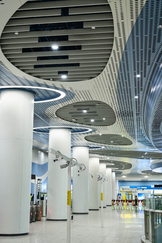 深圳现代化地铁站站内大厅空间场景图片