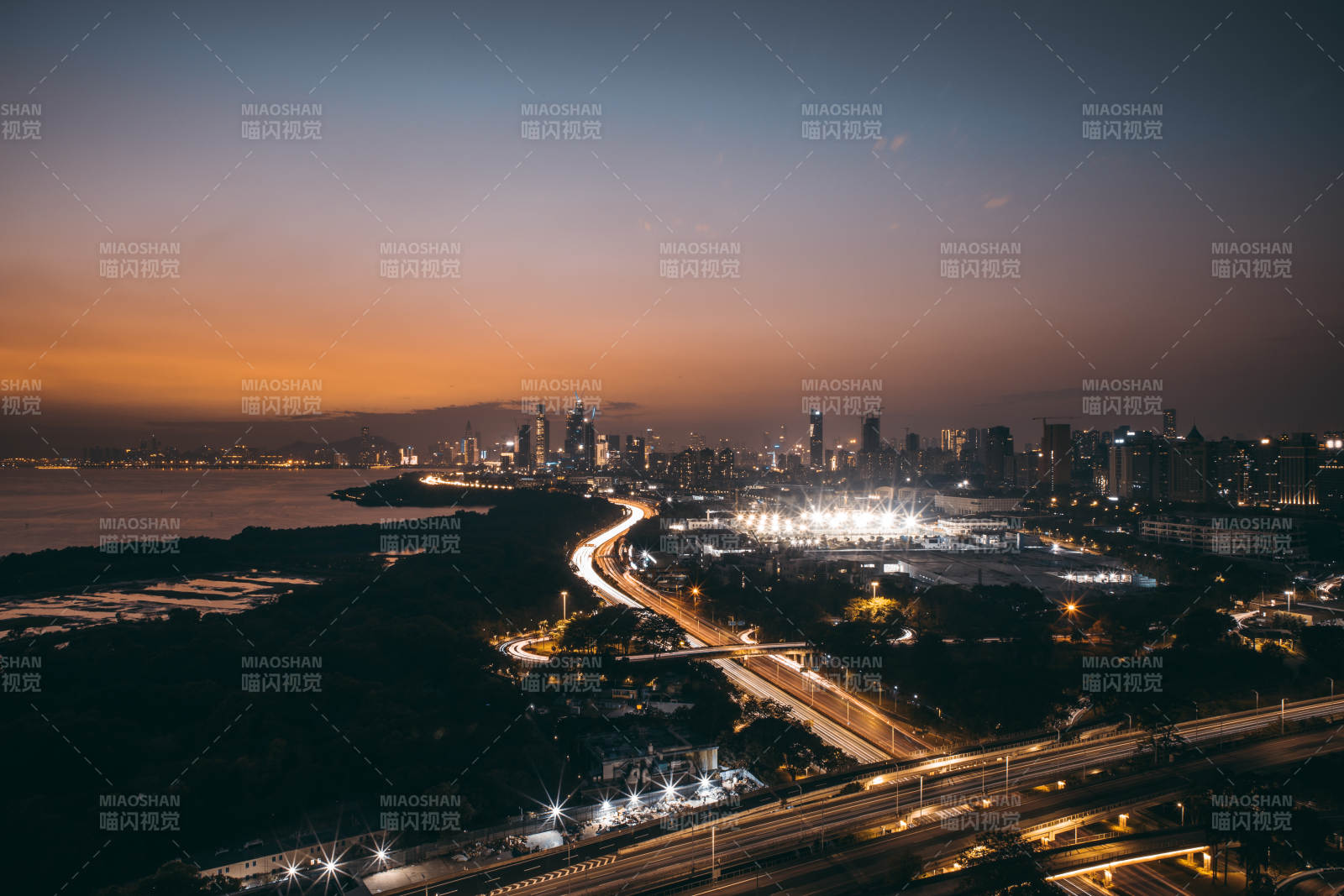 左手是海，右手是万家灯火图片