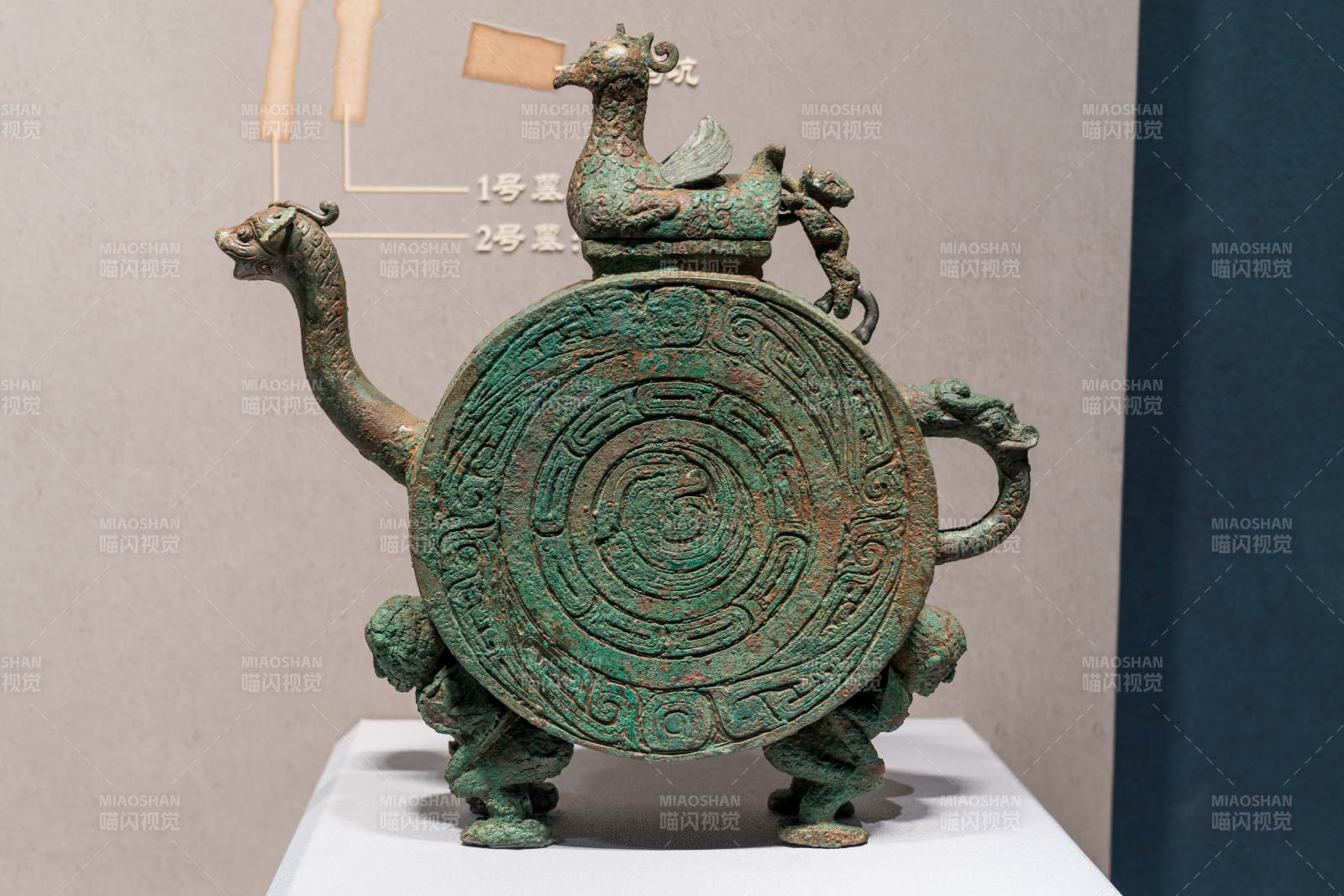 山西省博物院馆藏西周鸟盖人足青铜鸟形壶图片