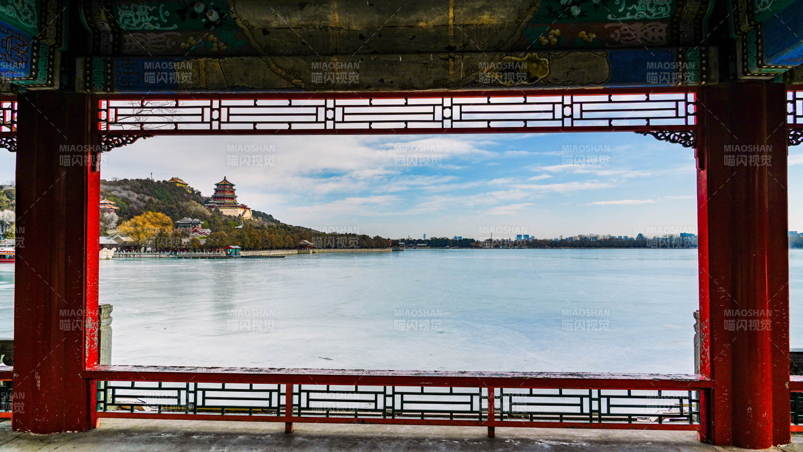 颐和园湖光山色映古亭图片