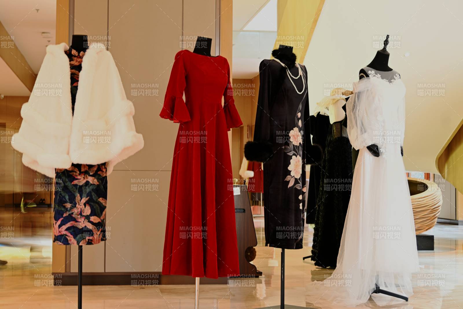 时尚礼服展示图片