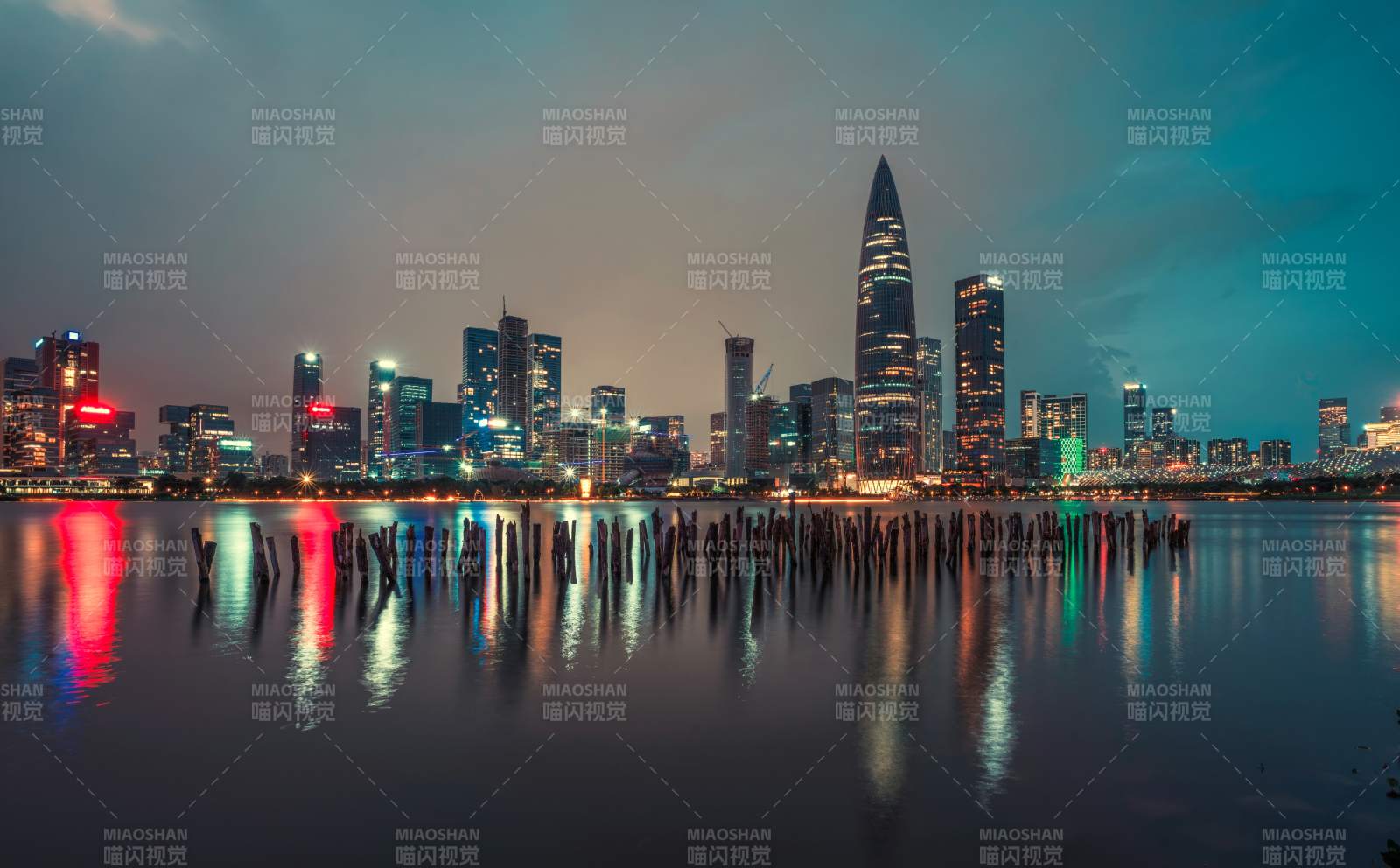 深圳湾人才公园建筑夜景图片