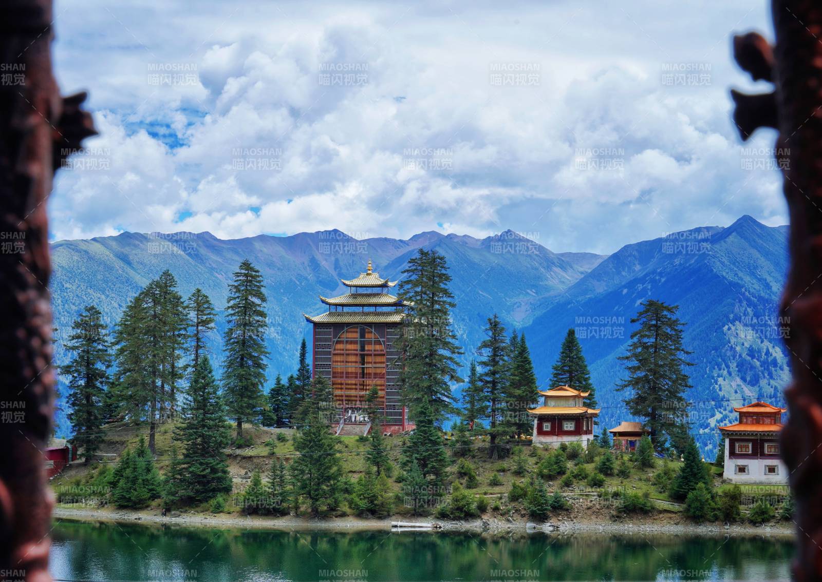 措卡湖的藏式建筑图片