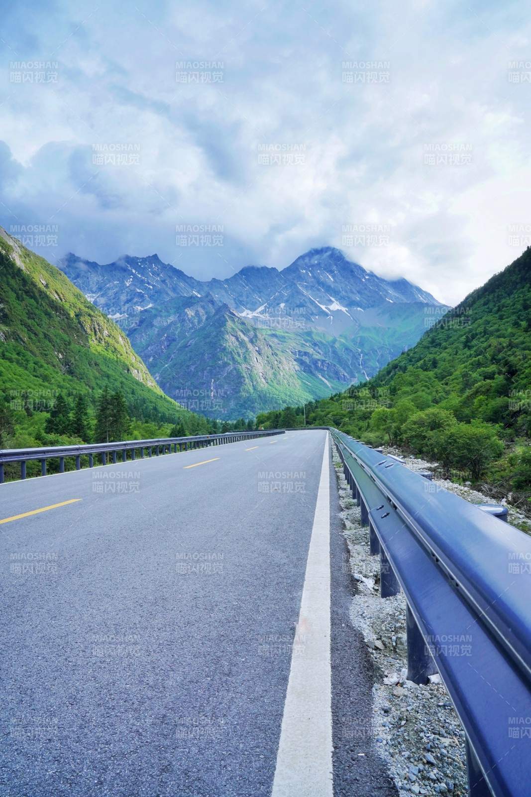 理小路的风景图片