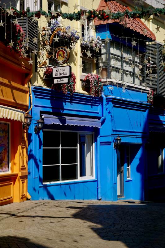 蓝色小屋节日装饰图片