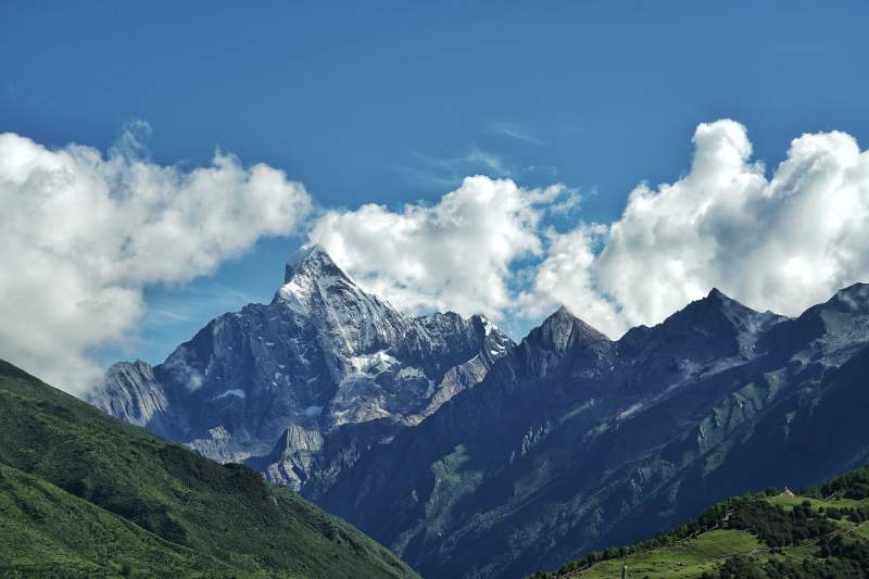 四姑娘山幺妹峰图片