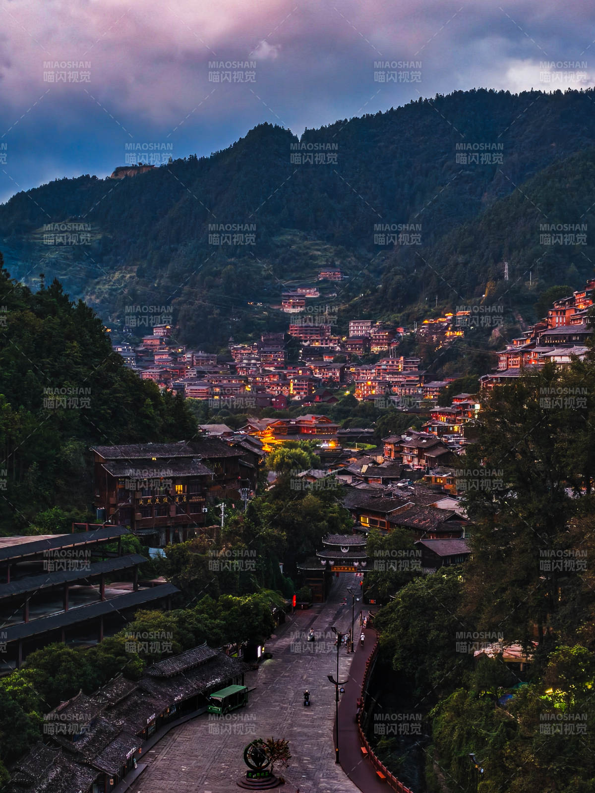 贵州西江千户苗寨晨景图片