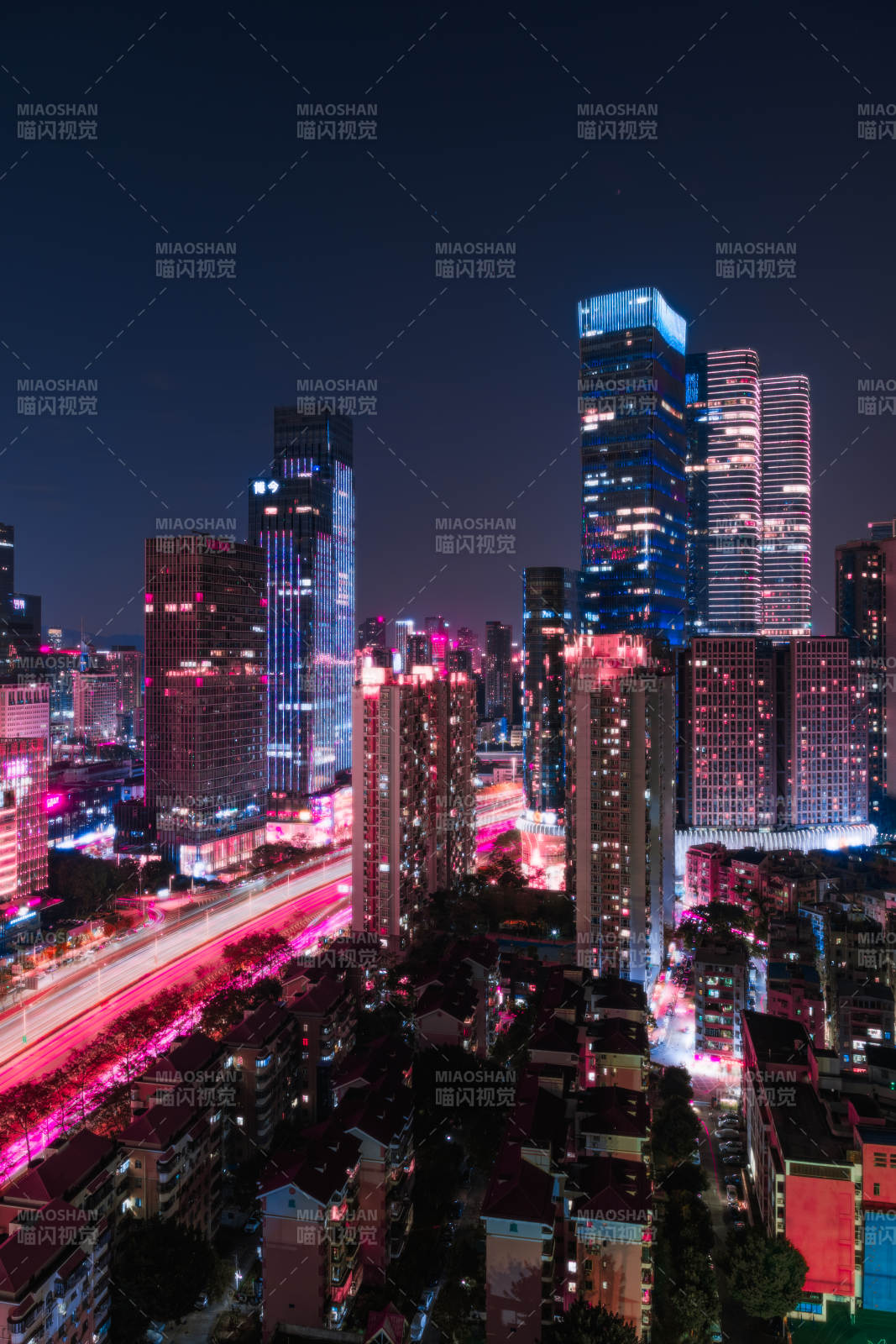 霓虹都市夜景图片