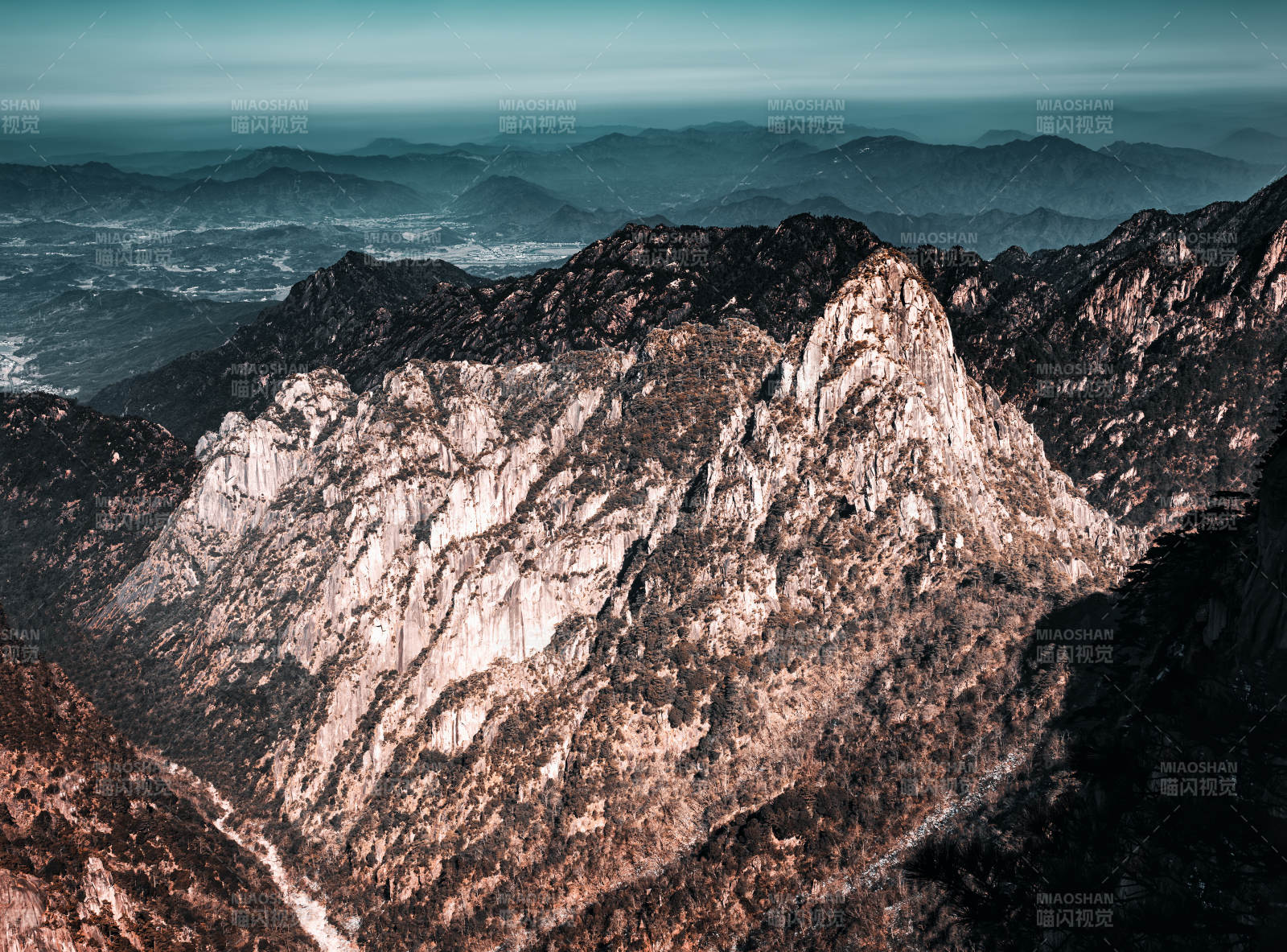 巍峨山峦壮丽景色  山脉图片