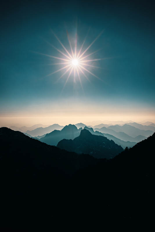 山巅日出  山脉图片