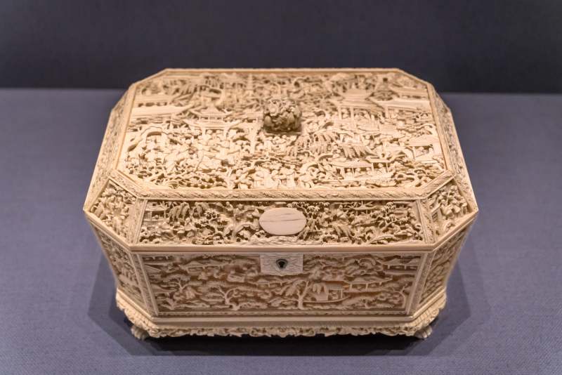 精美雕花木盒图片