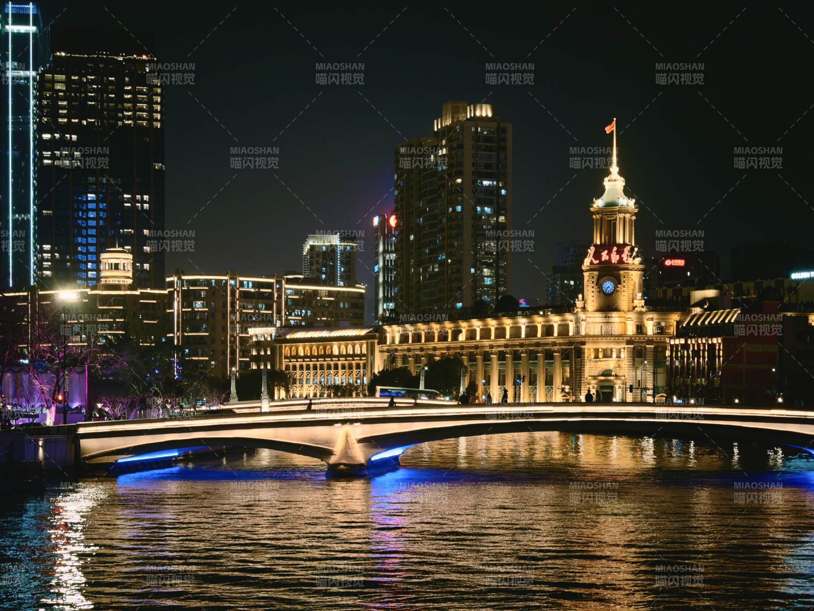 上海·苏州河畔·璀璨夜景图片