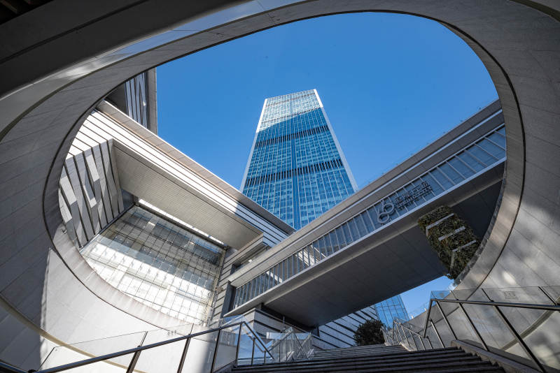 现代建筑仰视图图片