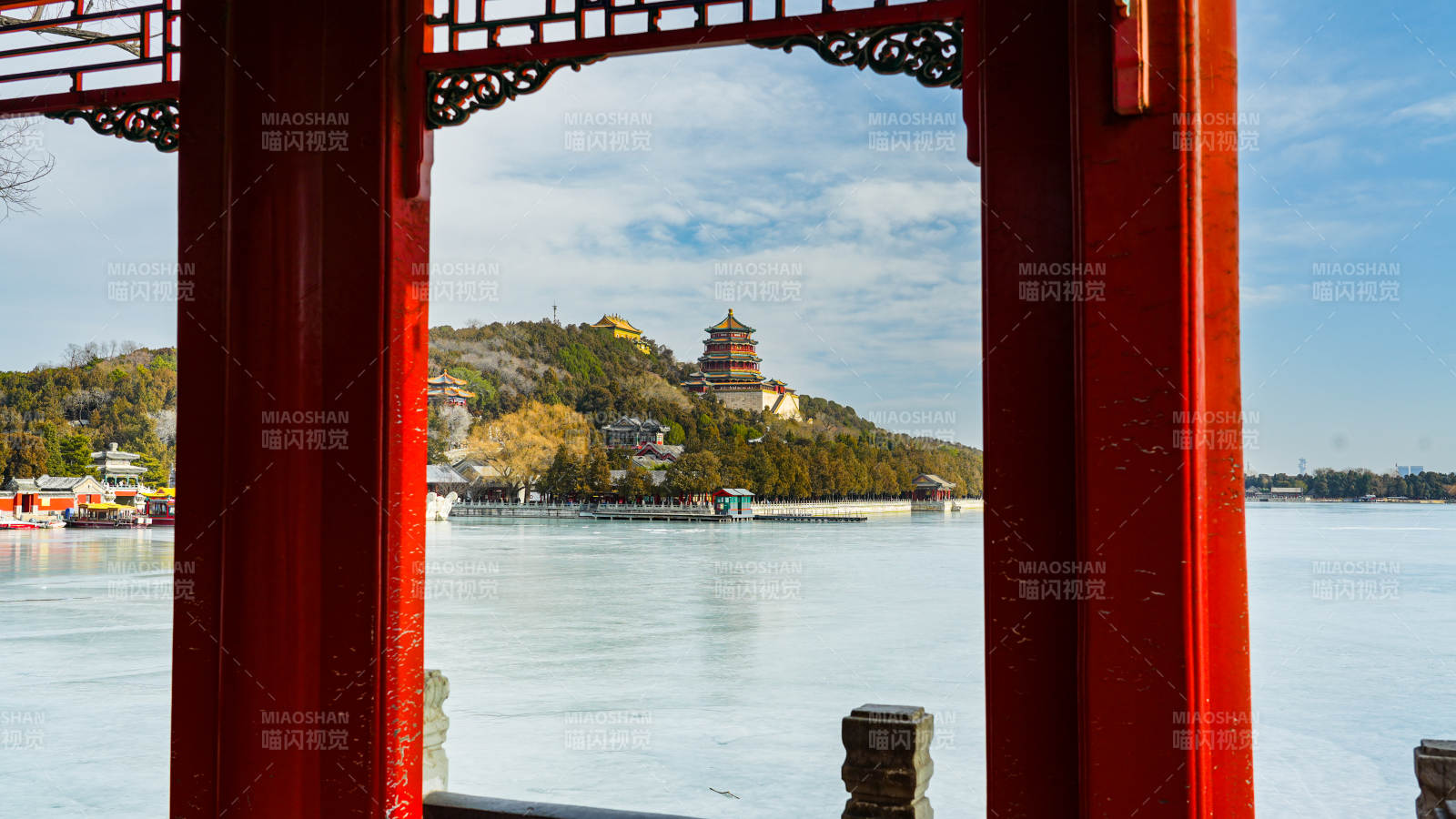 湖光塔影映红窗图片