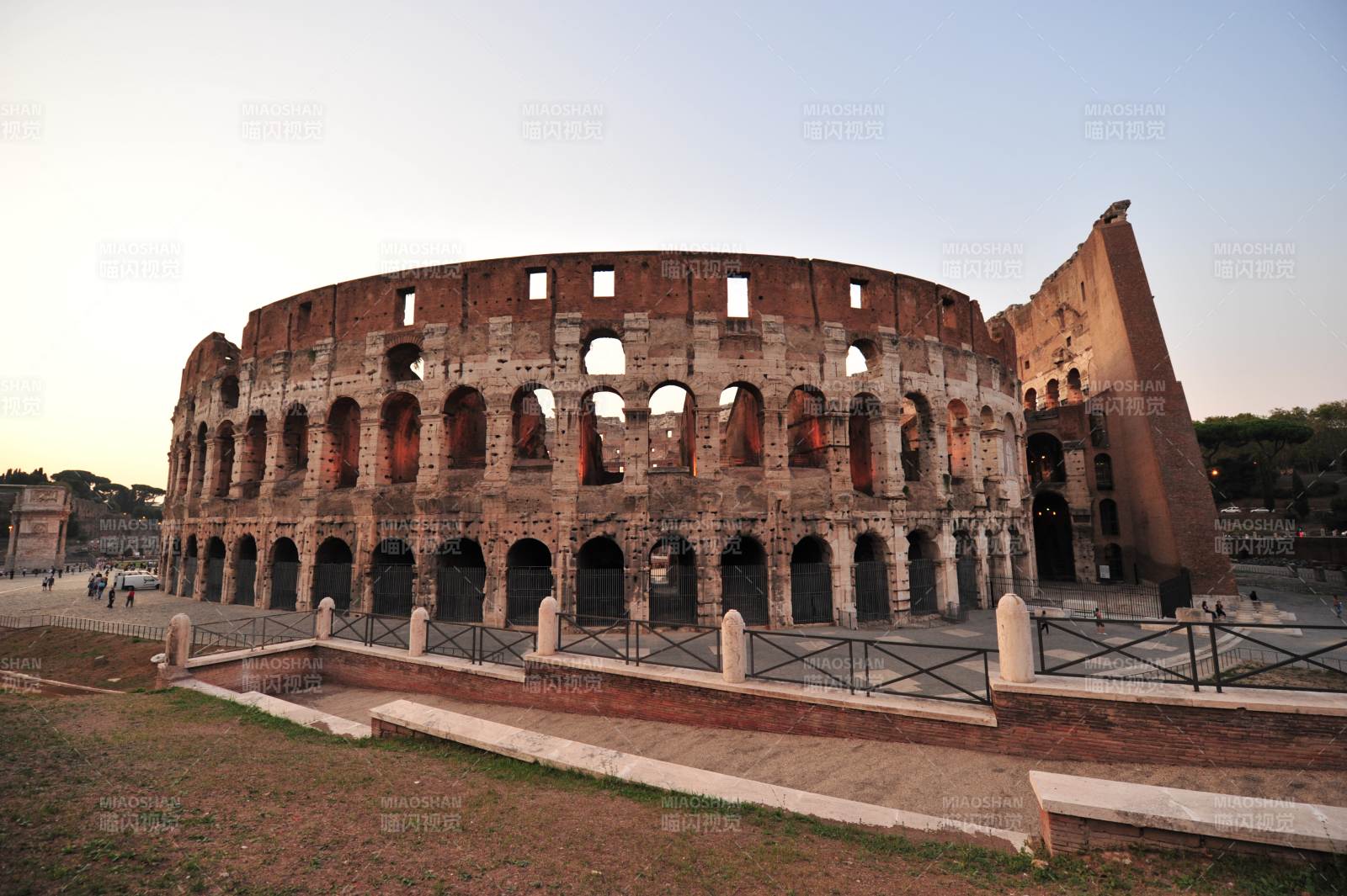 罗马斗兽场夕阳图片