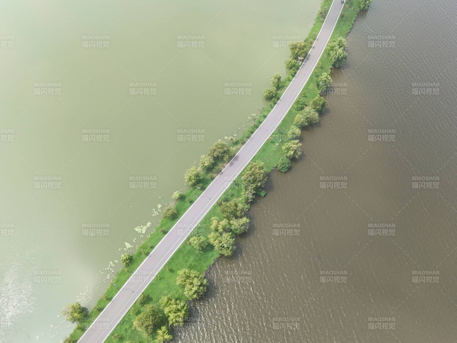 平天湖湖畔绿道航拍图片