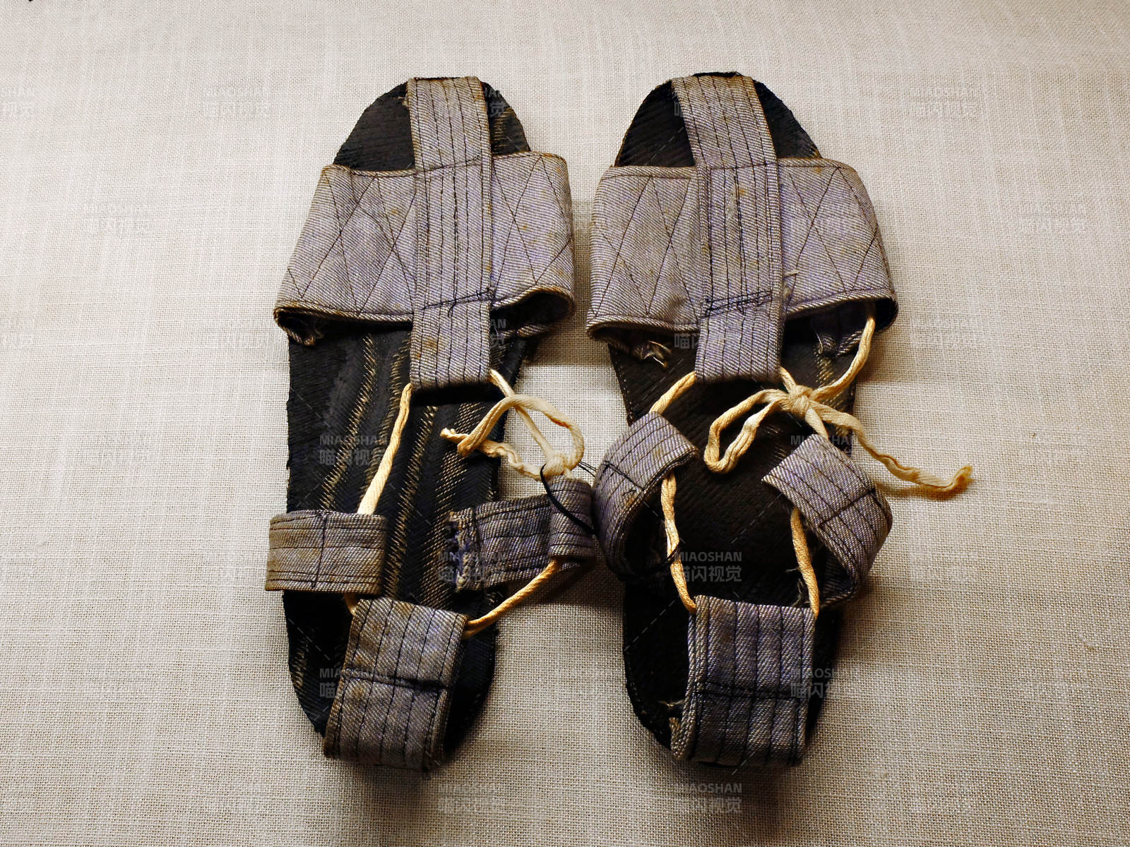 古朴布鞋 岁月痕迹图片