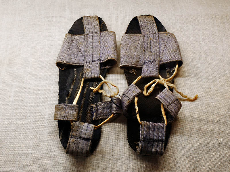 古朴布鞋 岁月痕迹图片