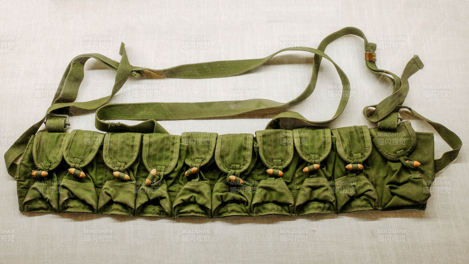 绿色弹药背带图片