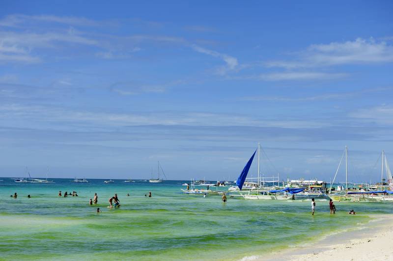 碧海蓝天沙滩游图片