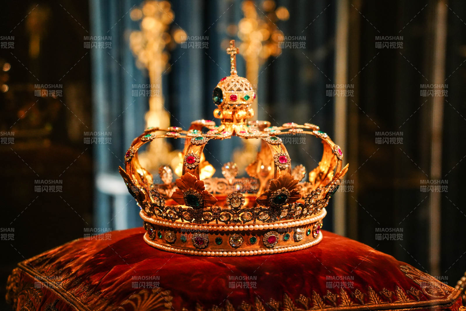 金冠耀目 华贵非凡图片