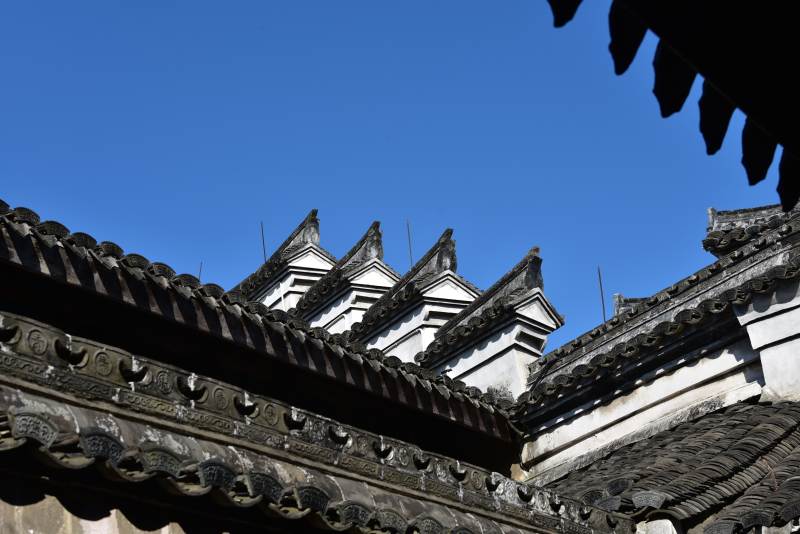 古建筑屋檐蓝天图片