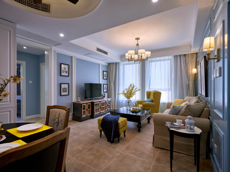 现代客厅温馨布置图片