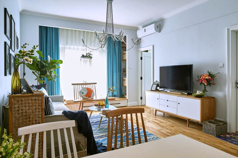 现代简约客厅布置图片