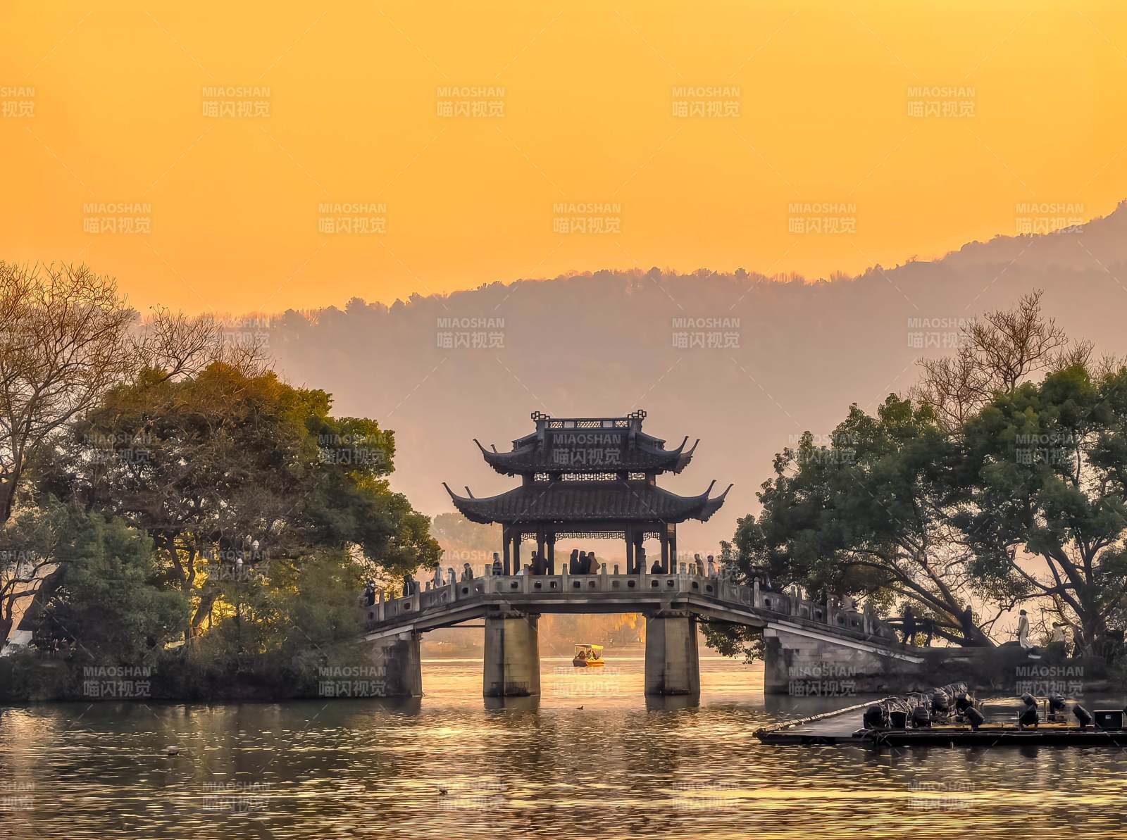 西湖断桥黄昏景图片