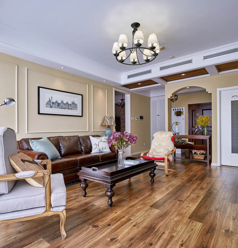 温馨典雅客厅布置图片