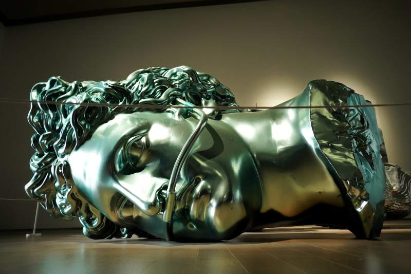 青铜头像雕塑图片