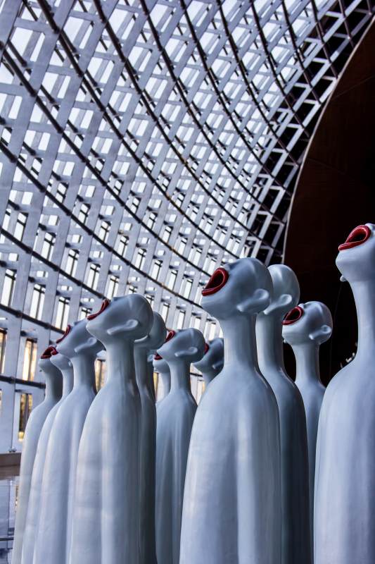 未来人像群雕图片