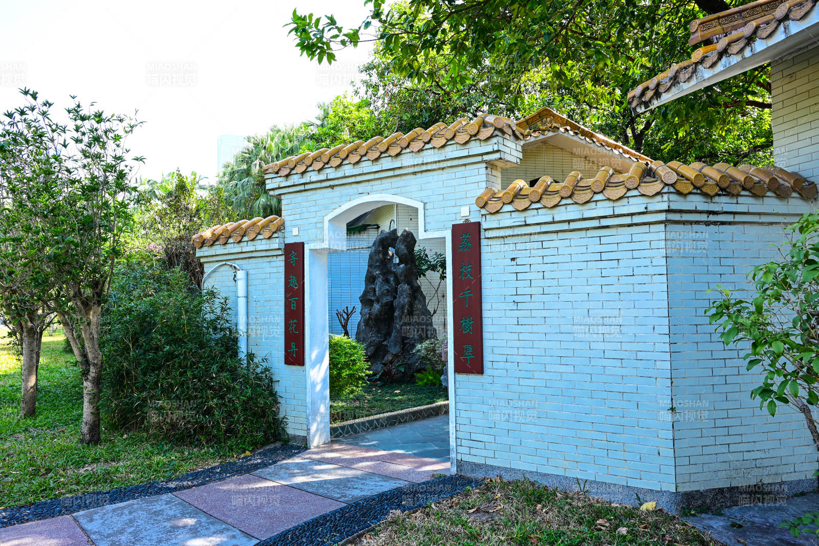 庭院小门景致图片