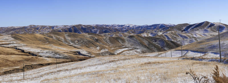 雪山草原风光图片