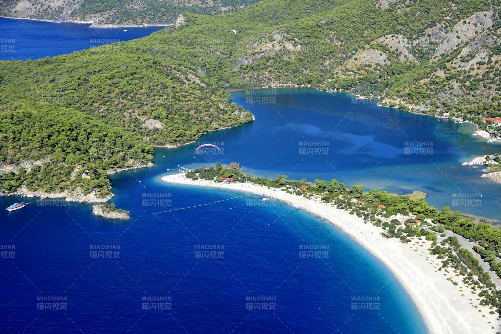 土耳其碧海白沙 山色如画图片